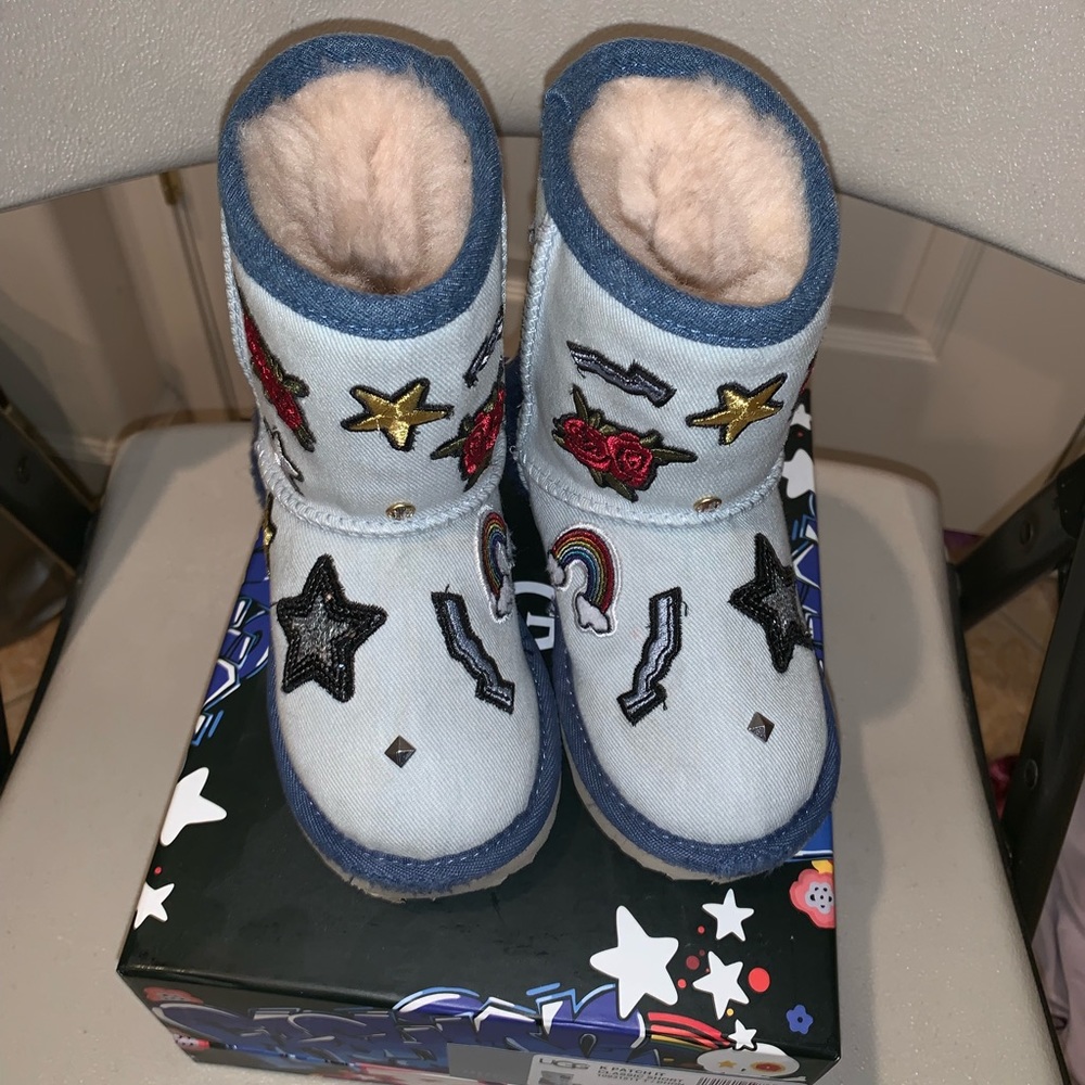 UGG PATCH IT CLASSIC SHORT BOOT SIZE 9 Kids